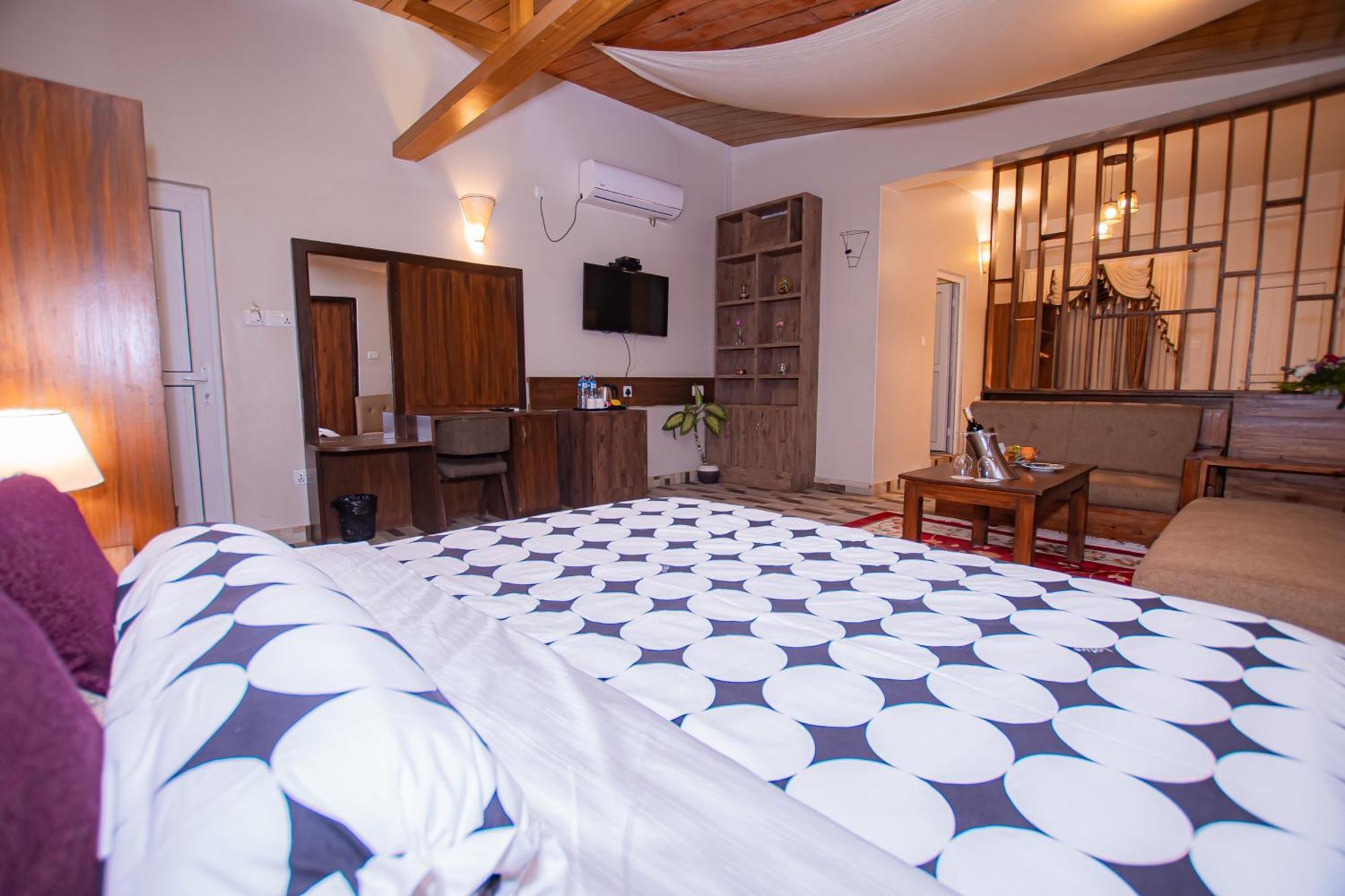 Busy Bee Resort, Pokhara Eksteriør bilde