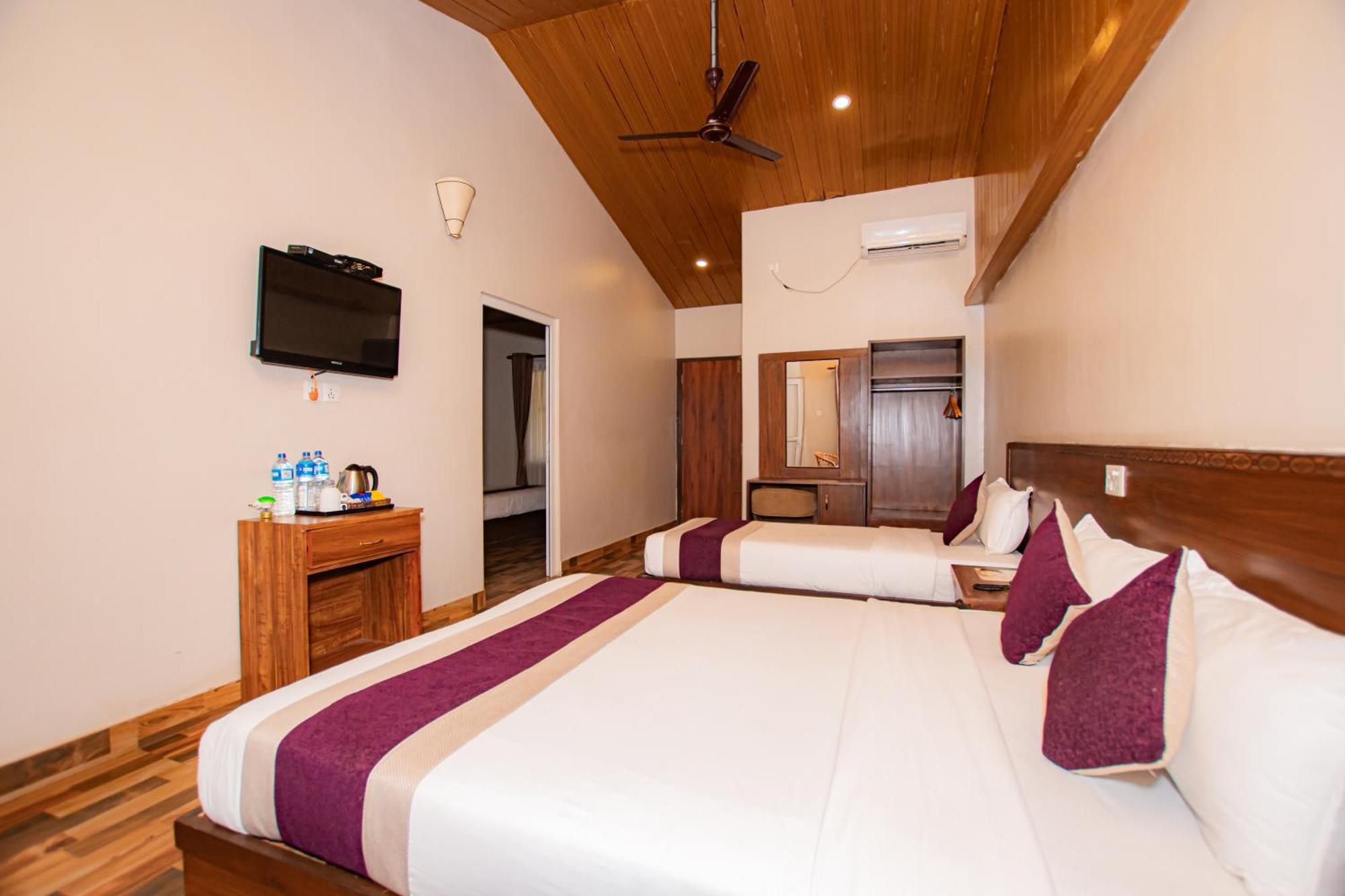 Busy Bee Resort, Pokhara Eksteriør bilde