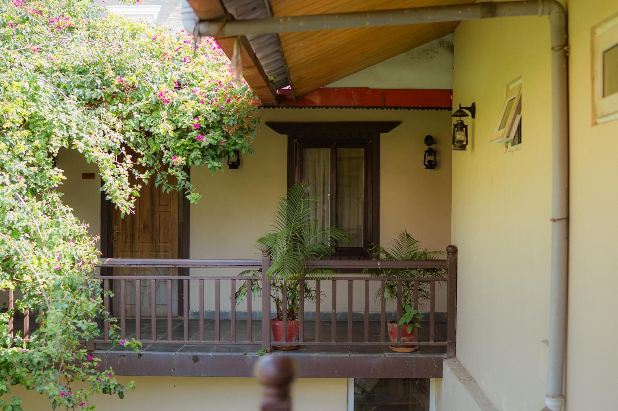 Busy Bee Resort, Pokhara Eksteriør bilde